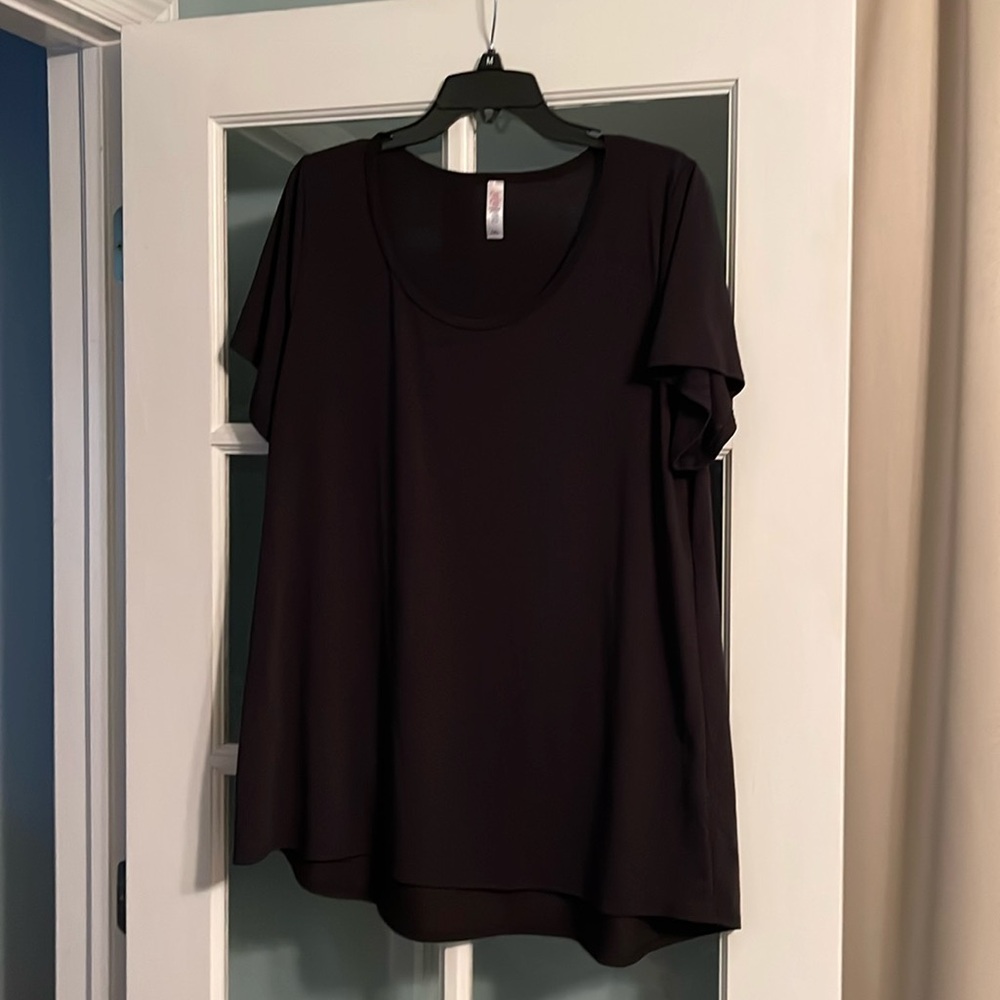 Women’s Lularoe Classic tee - 2XL